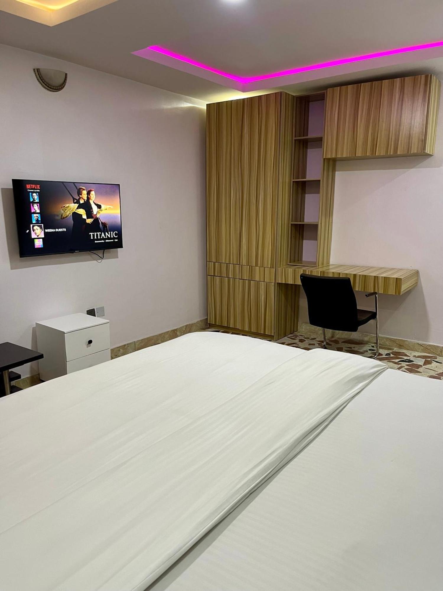 Weena Hotel & Resort Лаґос Екстер'єр фото